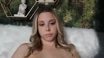 mariahkay Hot Passion dances striptease