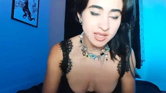 mia_v_ webcam show form July-12-2022