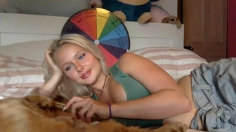 beasaitou Attractive lady bares boobs