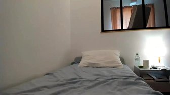 aliannaa Beauty in stockings fucks both slots