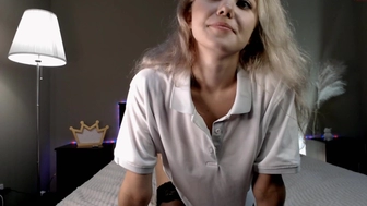 amourvenenum Gorgeous girl masturbates cunt