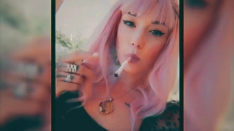 kinkerbell23-01-10-2020-997689635-How_amazing_is_this_edit_a_fan_made_to_cheer_me_up_T