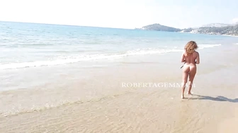 robertagemma-06-10-2017-4022446-Nuda_tra_la_gente _-_ come_puo_andare_a_finire_-