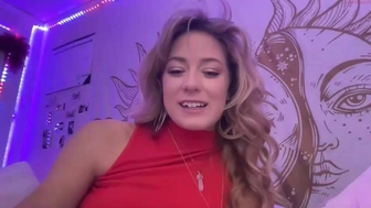 riverthecollegegirl chaturbate Pussy in stockings caresses the cap