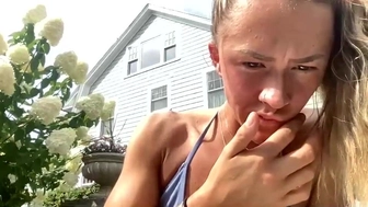 irisquin chaturbate Solid curva gently squeezes pussy