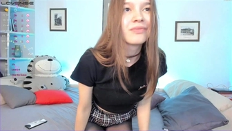joanbenne chaturbate  pulls pussy to orgasm