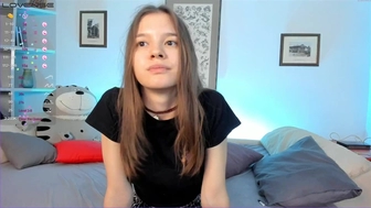 joanbenne chaturbate Sweet shows ass