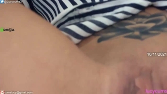 lucycums chaturbate Shy slut pulls juicy cunt