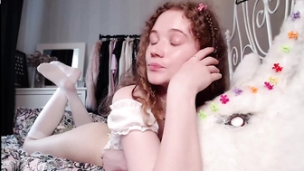 hi_im_lily_24082022_1807_female_chaturbate_5