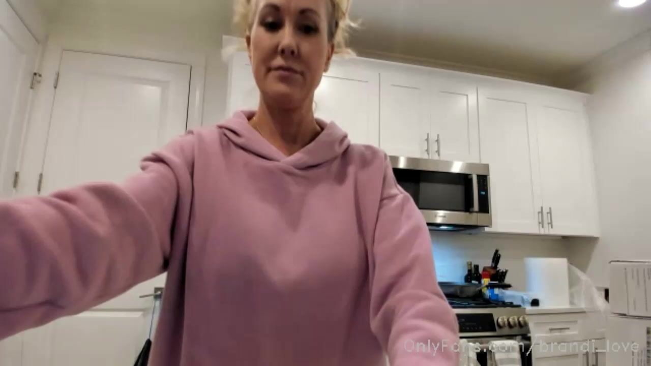 Brandi Love aka brandi_love onlyfans 2-01-2022 camcording - wxx.wtf