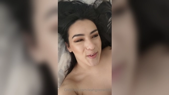 Leah Wilde aka leahgoeswilde onlyfans juicy babe fucks her shaved pussy