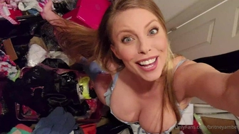 Britney Amber aka britneyamber onlyfans mature babe fucks her cunt