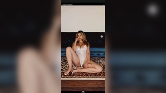 Emira Kowalska aka emirafoods onlyfans beautiful chick takes off her underwear