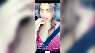 Emira Kowalska aka emirafoods onlyfans naked babe demonstrates chocolate body