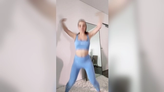 briannabell aka briannabellxx onlyfans  masturbating and playing with her pussy