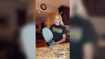 Goddess Kaylee aka xomaddykxo onlyfans  loves to cum on camera