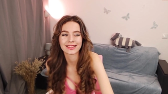 aria_muv_04092022_2053_female_chaturbate_2