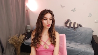 aria_muv_04092022_2053_female_chaturbate_3