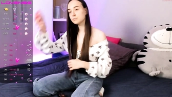 chandoney_04092022_0856_female_chaturbate