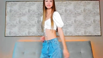 holly_cook_05092022_1646_female_chaturbate