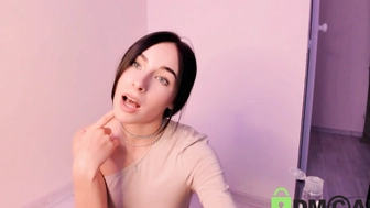 naiamo_08092022_2321_female_chaturbate_5