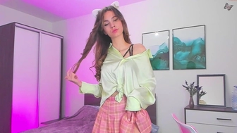 aria_muv chaturbate hot chick strips puffy shapes