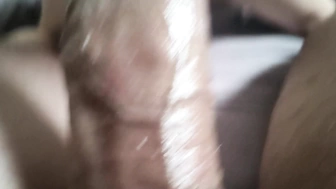 Большая белая попка играет с ее киской большим дилдо - Pornhub.com