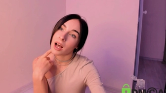 naiamo chaturbate hot mare jerking pussy with phallus