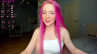 bon_bon0 chaturbate curvy lady fingering pussy