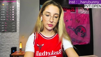 harubunny_19092022_1433_female_chaturbate_2