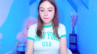 littlee_kit1y_20092022_1541_female_chaturbate