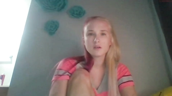 lessclothesmorefunn_20092022_1040_female_chaturbate_3