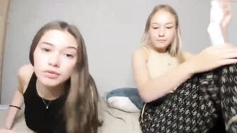 two_besti_22092022_2103_couple_chaturbate_2