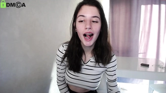 kate_lewis_04102022_0619_female_chaturbate