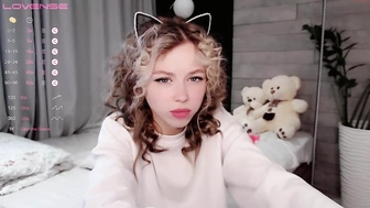 cute_beauty_30092022_1143_female_chaturbate