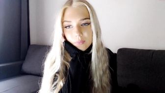 pervyblonde_06102022_1206_female_chaturbate_4