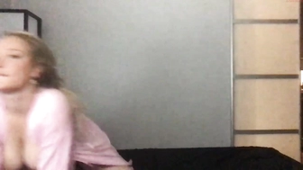 yourfavblondegf_09102022_1017_couple_chaturbate_1_2