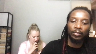 yourfavblondegf_09102022_1017_couple_chaturbate_1_3