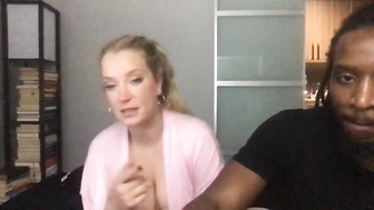 yourfavblondegf_09102022_1017_couple_chaturbate_3