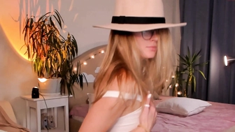 linellali_30092022_1706_female_chaturbate