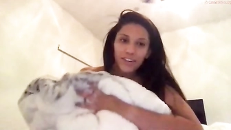 caramelmixed21_22102022_0800_female_chaturbate