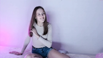 ciaramooroe_04112022_2316_female_chaturbate_5