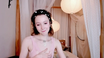 hailiemills_08112022_0507_female_chaturbate_4