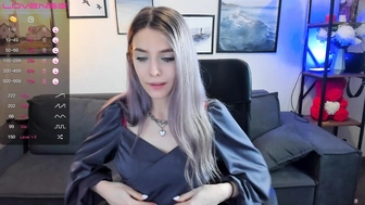 mia_levie_11112022_0342_female_chaturbate