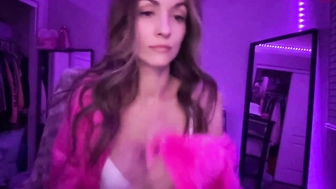 lilbbyshy_19112022_1059_female_chaturbate_5