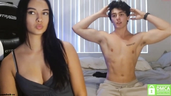 yourgymqueen_18112022_2318_couple_chaturbate