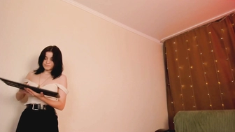 carolmoores_23112022_2235_female_chaturbate