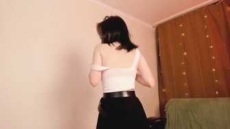 carolmoores_23112022_2235_female_chaturbate_2