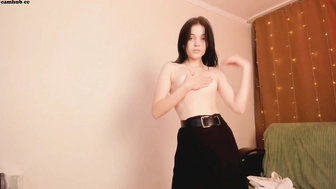 carolmoores_23112022_2235_female_chaturbate_3