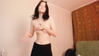 carolmoores_23112022_2358_female_chaturbate_3